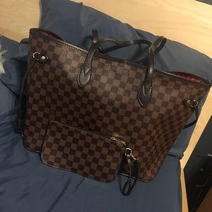 Louis Vuitton never full bag